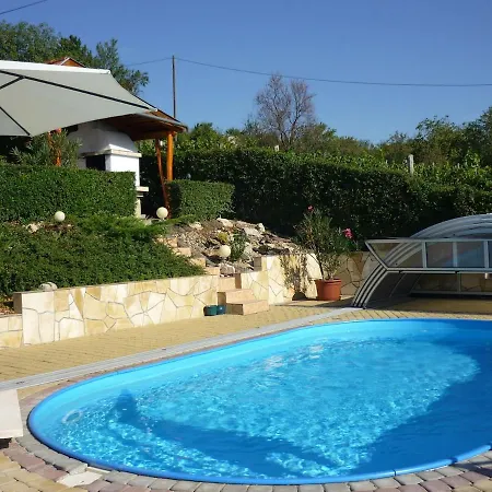 Harmonia Apartment *