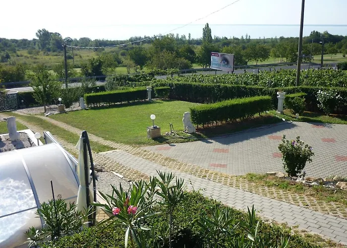 Harmonia Apartment *